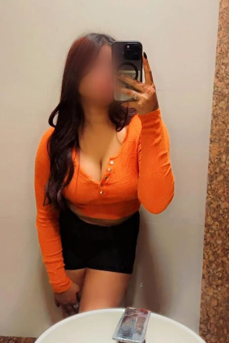 Twinkle Escorts Call Girl Simran