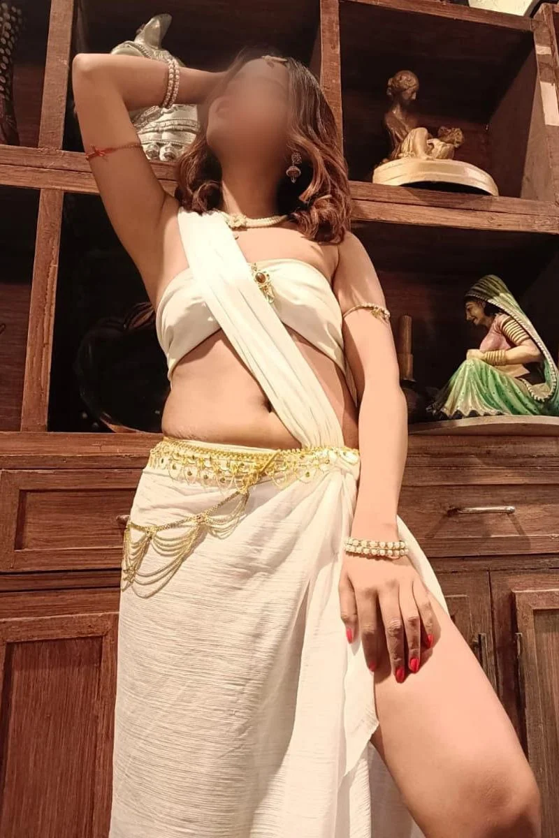 Twinkle Escorts Call Girl Nishu